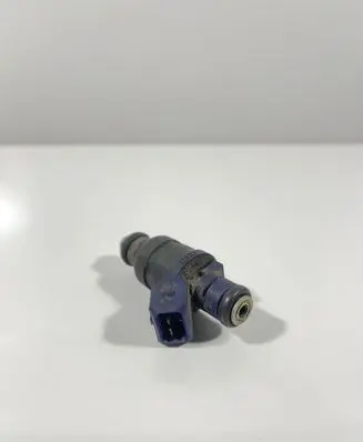 Audi A4 S4 B5 8D Fuel injector 078133551L