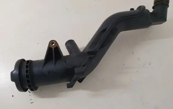 Ford C-MAX I Oil fill pipe 9654733980