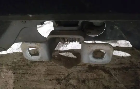Land Rover Discovery 3 - LR3 Tailgate/trunk/boot hinge