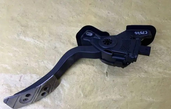 Mazda 6 Accelerator throttle pedal GS8T41600