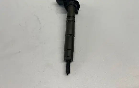 Mercedes-Benz E W211 Fuel injector A6420700587 0445115