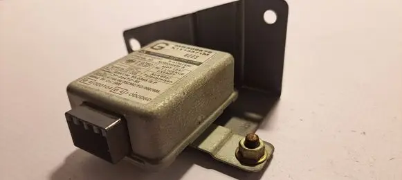 Mitsubishi Colt Airbag deployment crash/impact sensor MR309672 X1T13371M
