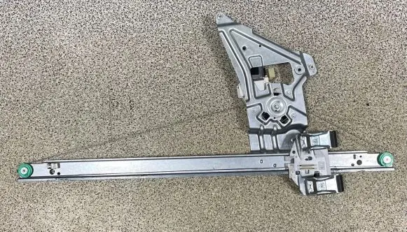 Mercedes-Benz Sprinter W906 Front door window regulator motor A0068205442 995185103