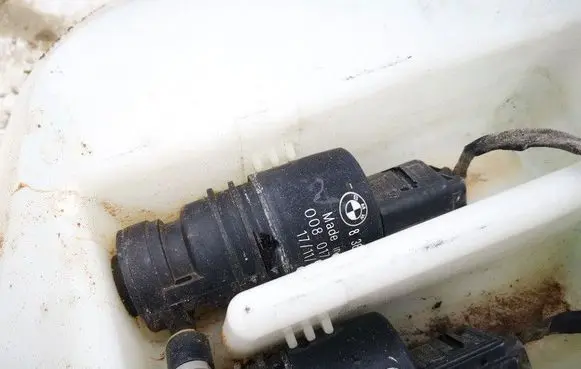 BMW 5 F10 F11 Windscreen/windshield washer pump 8362154