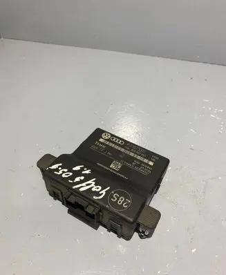 Volkswagen Golf V Gateway control module 1K0907530F 1K0907951