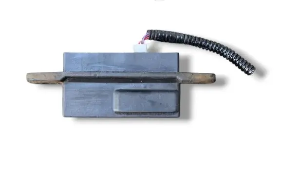 Toyota Avensis T270 Tailgate/boot open switch button 