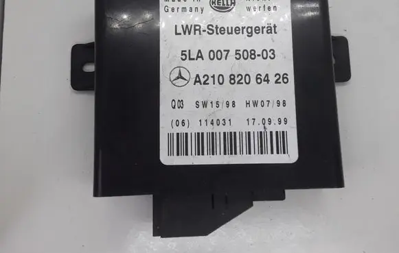 Mercedes-Benz E W210 Light module LCM 5LA00750803 A2108206426
