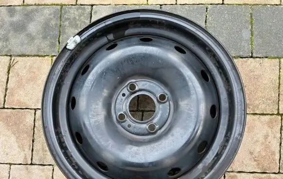 Renault Clio III R15 steel rim 