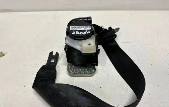 Skoda Superb B8 (3V) Front seatbelt 308427099898 KR1AM3q1EN