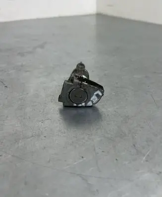 Seat Leon (5F) Front door lock (next to the handle) 5F4837167B 5F4837168B