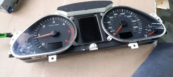 Audi Q7 4L Speedometer (instrument cluster) 4L0920981B