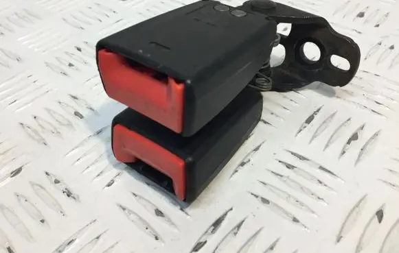 Ford Focus Middle seatbelt buckle (rear) 4M51A613K21AA