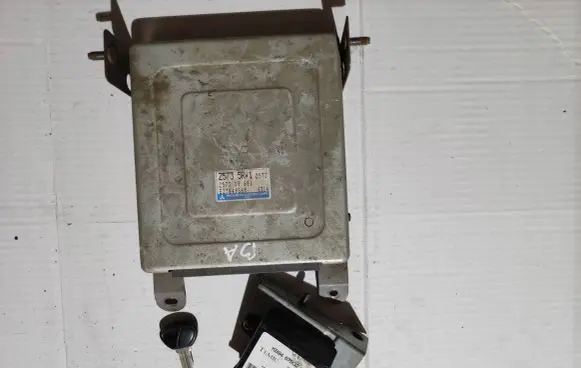Mazda 323 F Engine control unit/module Z5735R1