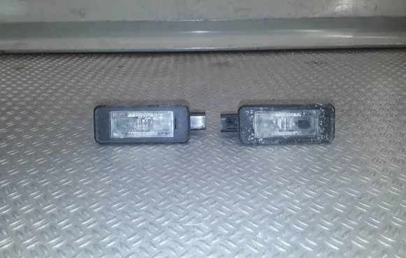 Citroen C4 II Picasso Number plate light 9682403680