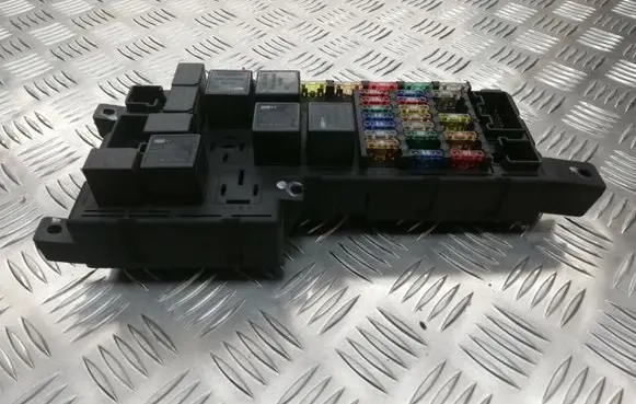 Volvo S60 Fuse module 8678449 518828009