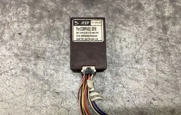 Dodge Journey Other control units/modules V101006CYPR 5689680482000 C0MPASS2015