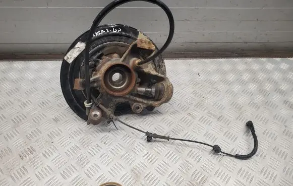 Jeep Grand Cherokee Rear wheel hub 04877112AC