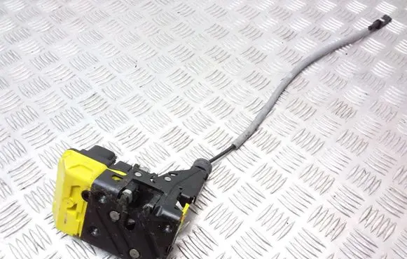 Volvo XC90 Front door lock 30634615