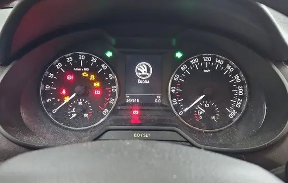 Speedometer (instrument cluster)