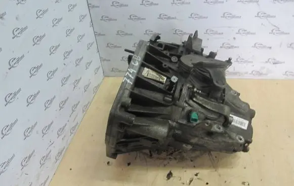 Nissan Juke I F15 Manual 5 speed gearbox TL4143