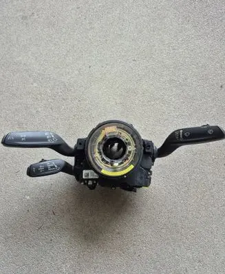 Wiper turn signal indicator stalk/switch