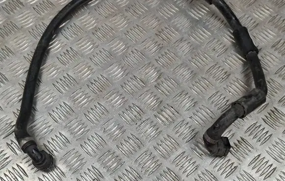 Engine coolant pipe/hose