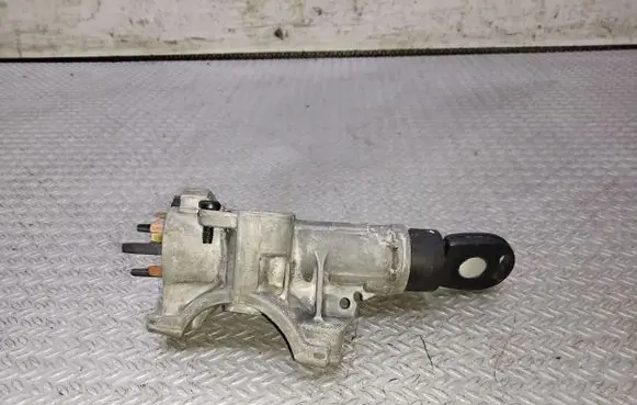 Volkswagen PASSAT B5 Ignition lock 4B0905851A