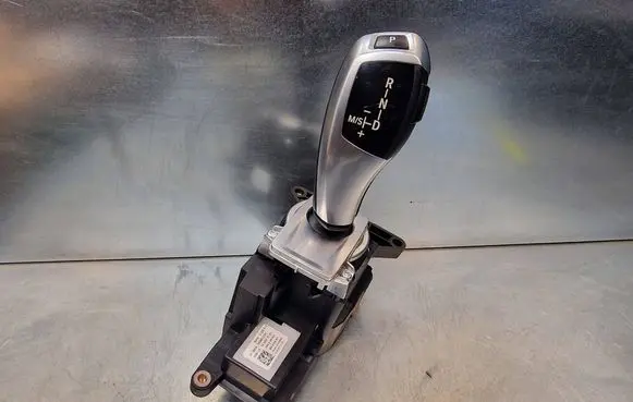BMW X5 E70 Gear shifter/selector 9228612 1002215101