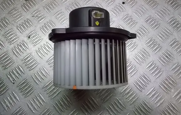 Hyundai i10 Front door blower motor 