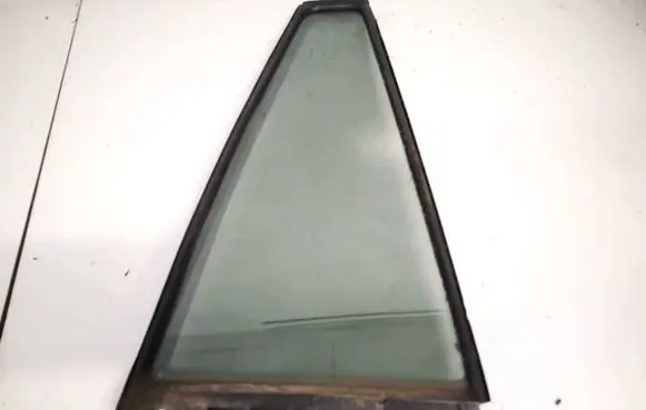 Toyota RAV 4 (XA30) Rear vent window glass 