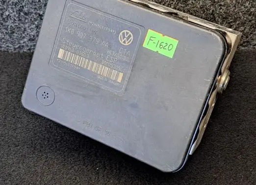Volkswagen Golf VI ABS Pump 1K0907379AA