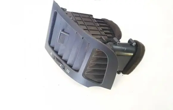 Chevrolet Captiva Dash center air vent grill