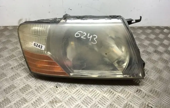 Mitsubishi Pajero Headlight/headlamp E131759651