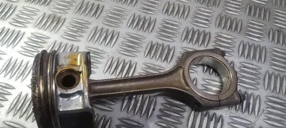 Audi A6 S6 C4 4A Piston with connecting rod 0776