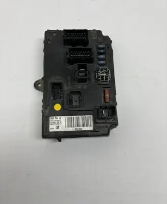 Peugeot 407 Fuse module BSCA0400 S120017001G