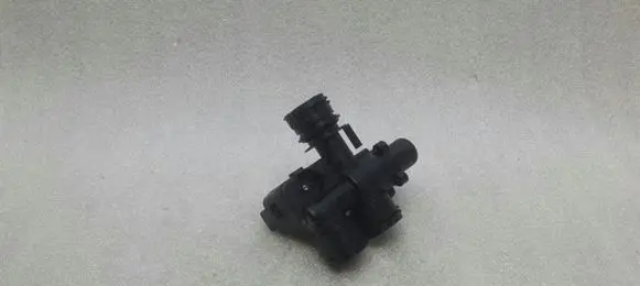 Mercedes-Benz CLS C219 Coolant heater control valve A2118320584