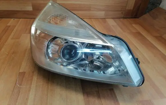 Renault Espace IV Headlight/headlamp 8200394707 89900858 05049
