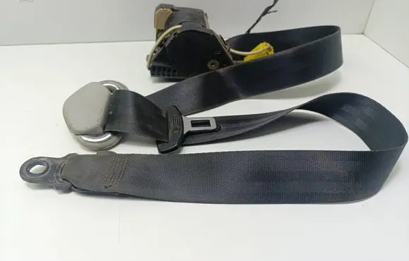 Volkswagen Caddy Rear seatbelt 