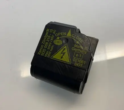 Mercedes-Benz E W211 Headlight ballast module Xenon 5DD00831910