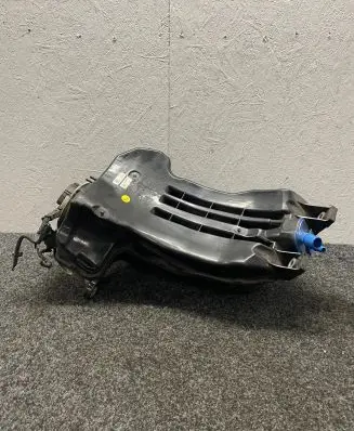 Volkswagen Touareg III AdBlue liquid reservoir 4M0131878