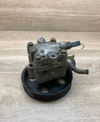 Mitsubishi Eclipse Power steering pump MN101061