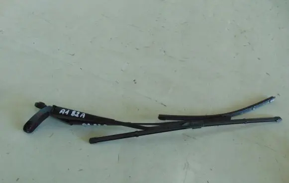 Audi A1 Front wiper blade arm