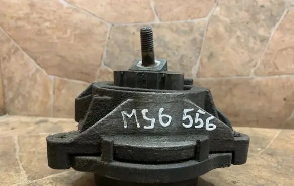 BMW 1 F20 F21 Engine mount bracket 6854251