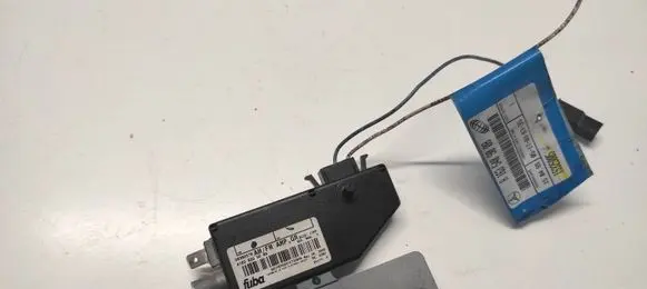 Mercedes-Benz ML W163 Aerial antenna amplifier 1638200089 15325005 09380579