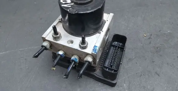 Ford Focus ABS Pump 3M512M110GA 10097001103 5WK84103