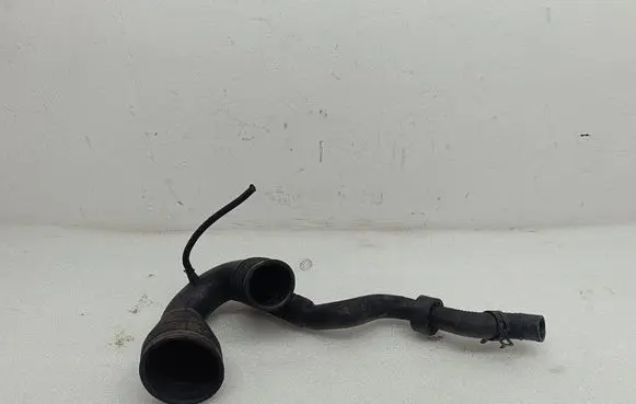 Audi A4 S4 B5 8D Intercooler hose/pipe 8D0129615