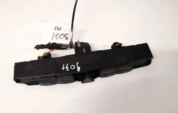 Opel Astra H Hazard light switch 660331