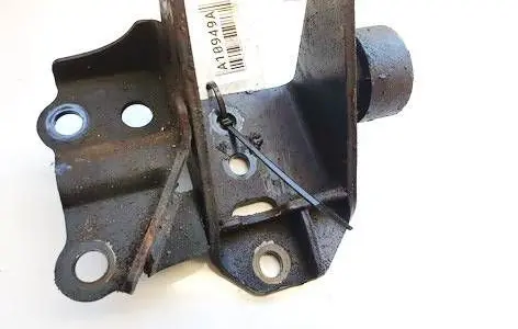 Toyota Corolla Verso AR10 Engine mounting bracket 