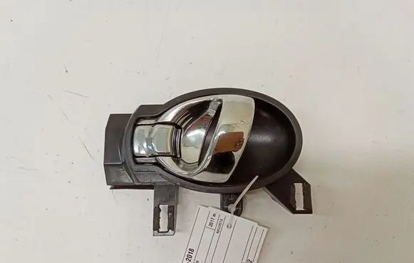 Nissan Juke I F15 Front door interior handle 3TE11