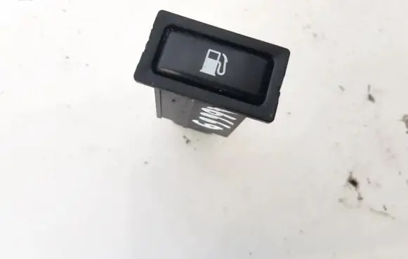 Toyota Avensis T250 Fuel tank opening switch 156795